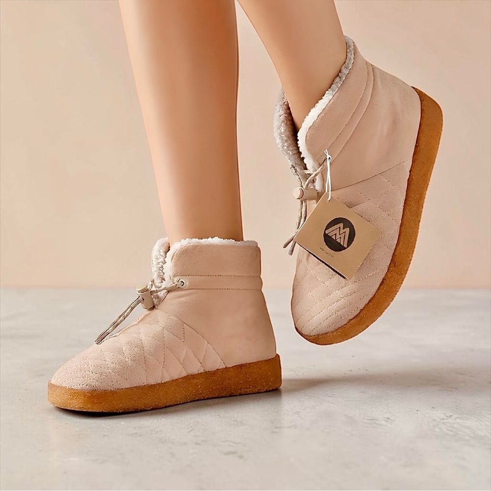 Malibu Women Quilted Fabric Little Dume Vegan Beige Boots Sz 7
